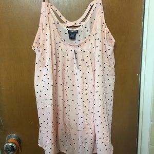 Torrid pink tank top with hearts